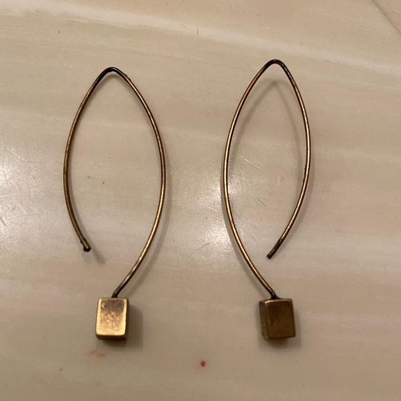 Minimalist Earrings - Picture 1 of 1